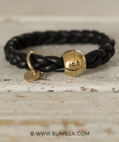 Kauniita_käsintehtyjä_koruja_Blåvilla_Qudo_24k kultaa_italialaista_nahkaa