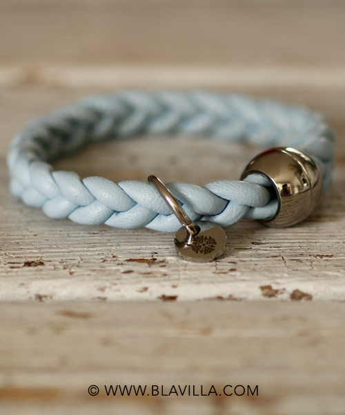 Kauniita_käsintehtyjä_koruja_Blåvilla_Qudo_ruostumatonta_terästä_italialaista_nahkaa