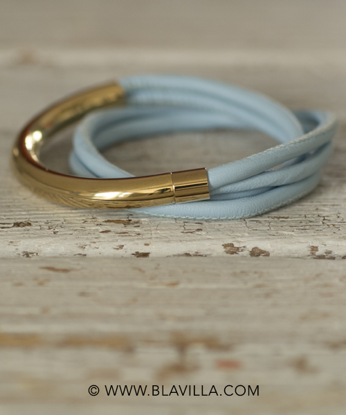 Kauniita_käsintehtyjä_koruja_Blåvilla_Qudo_24k kultaa_italialaista_nahkaa